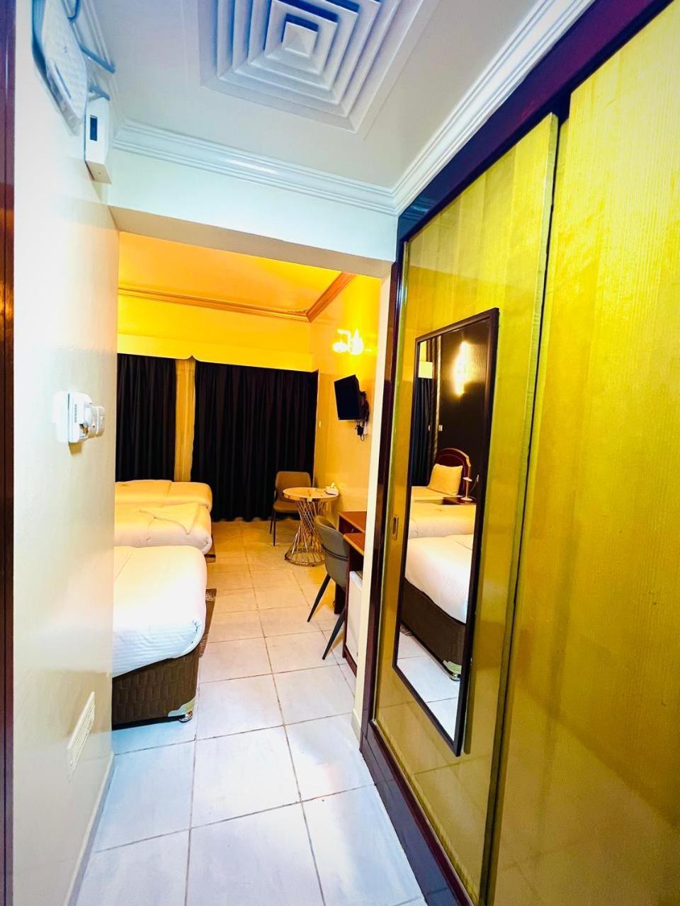 Galaxy Star Hotel Dubái Exterior foto